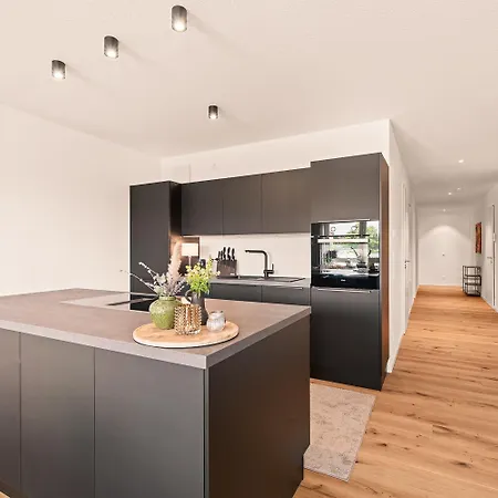 Golden Poodle Luxusappartment Am Neuen Schloss Tettang